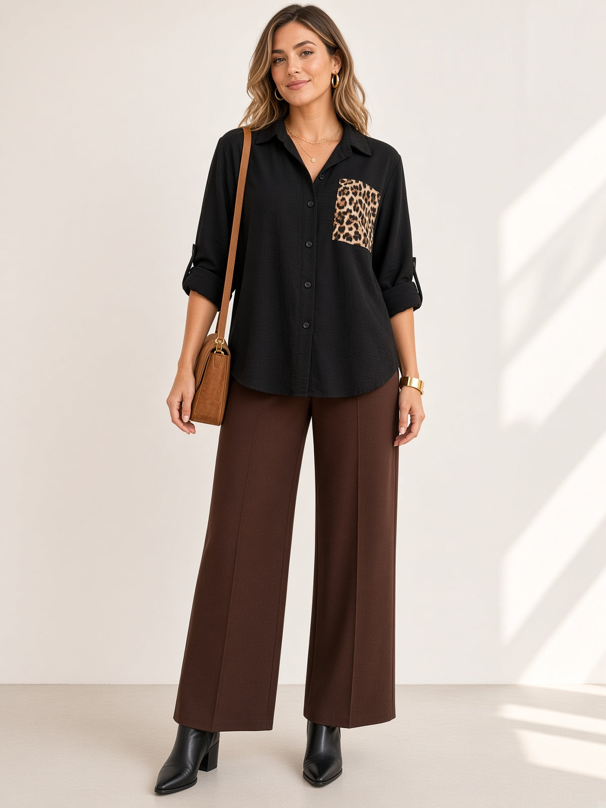 Camisa fluida con bolsillo de leopardo y mangas regulables 5002